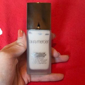 Laura Mercier Candleglow foundation